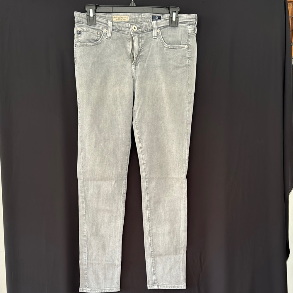 The legging ankle Skinny Jeans with Modern Minimalist Design, size 29